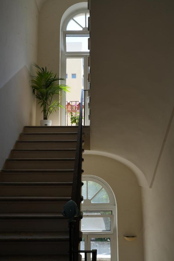 Palazzo Manzoni Apartments Bari Ngoại thất bức ảnh