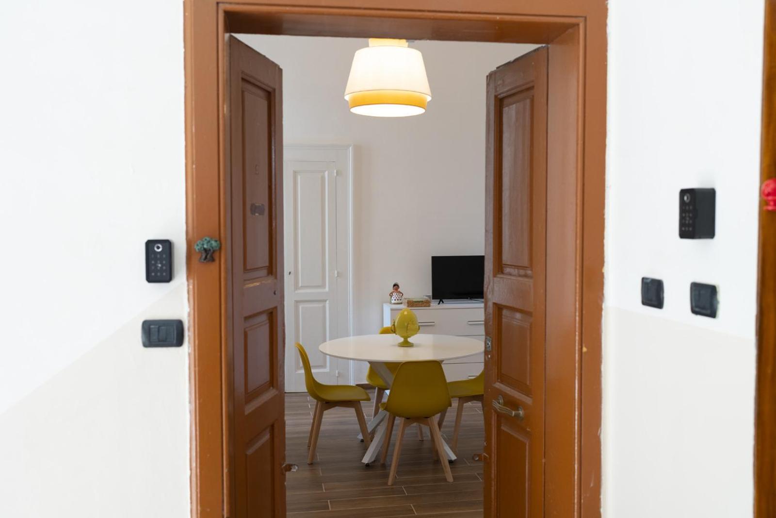 Palazzo Manzoni Apartments Bari Phòng bức ảnh