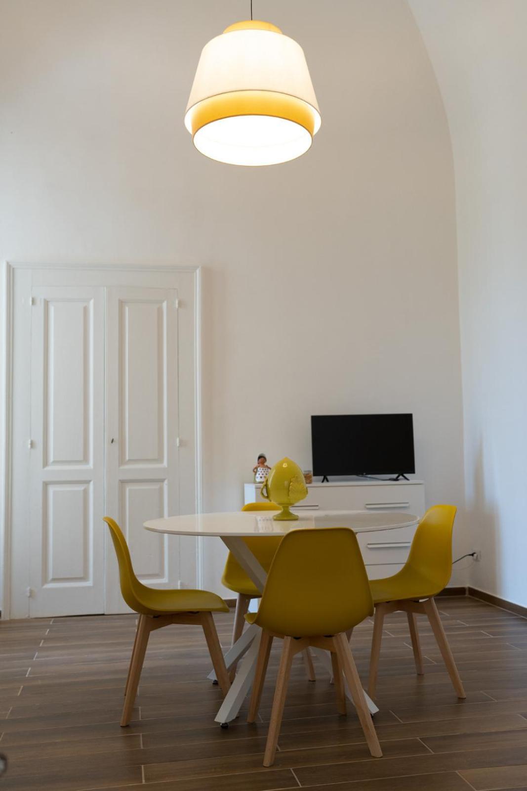 Palazzo Manzoni Apartments Bari Phòng bức ảnh
