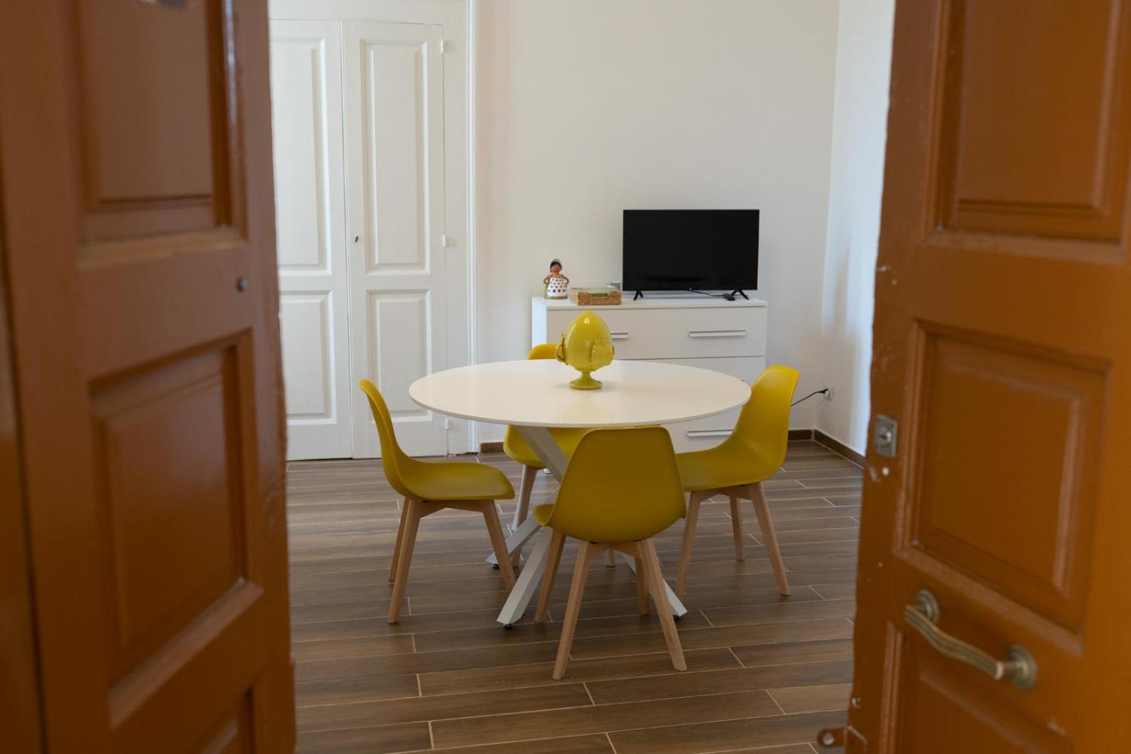 Palazzo Manzoni Apartments Bari Phòng bức ảnh